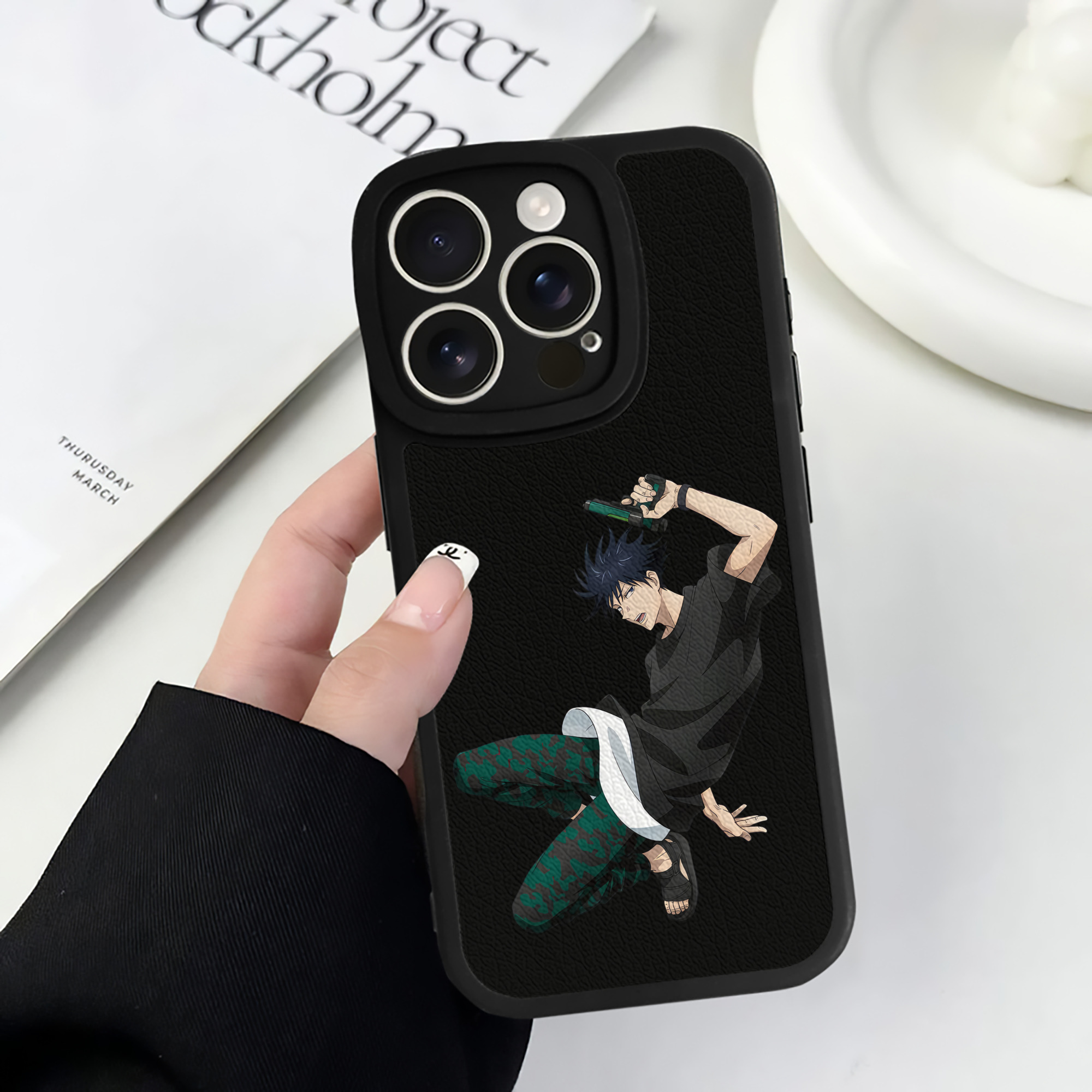 （画像用） 呪術廻戦 Jujutsu Kaisen 【iPhone 16シリーズ対応】シリコンスマホケース（レザー調） 材質：シリコン